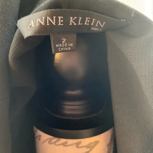 Anne Klein Black Jacket Blazer Tapered Beautiful Condition size 2 - Picture 7 of 7